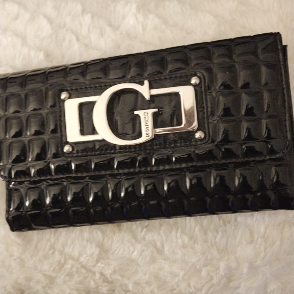 Guess wallet